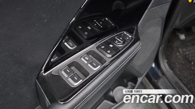 Kia Niro Prestige 2017 — фото 30