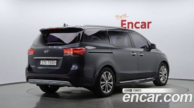 Kia Carnival 9-seater Prestige 2018 — фото 2