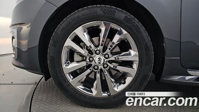Kia Carnival 9-seater Prestige 2018 — фото 5