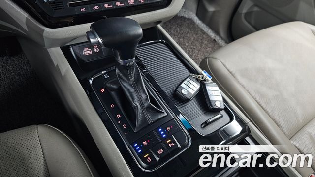Kia Carnival 9-seater Prestige 2018 — фото 9