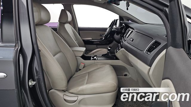 Kia Carnival 9-seater Prestige 2018 — фото 15