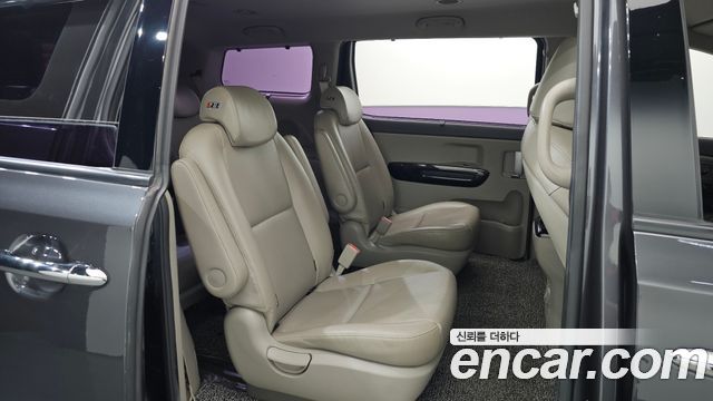 Kia Carnival 9-seater Prestige 2018 — фото 16