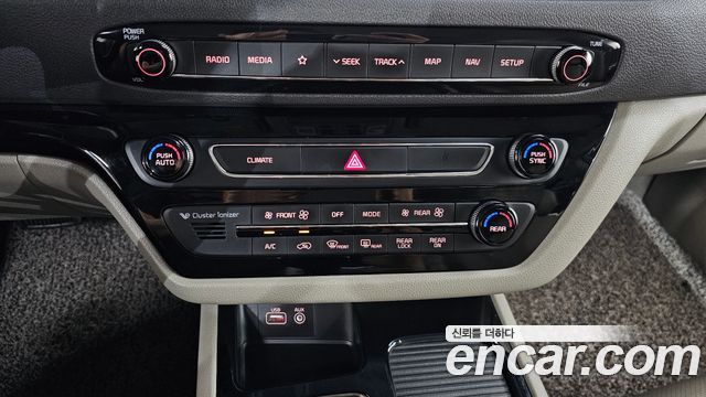 Kia Carnival 9-seater Prestige 2018 — фото 20