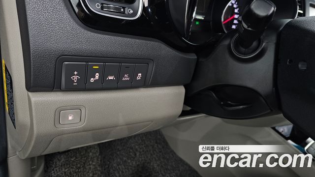 Kia Carnival 9-seater Prestige 2018 — фото 23