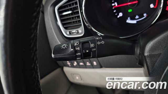 Kia Carnival 9-seater Prestige 2018 — фото 24