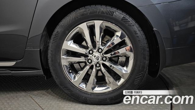 Kia Carnival 9-seater Prestige 2018 — фото 27