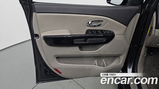 Kia Carnival 9-seater Prestige 2018 — фото 30