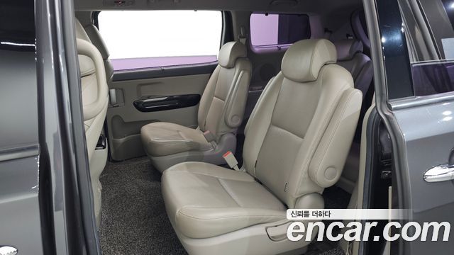 Kia Carnival 9-seater Prestige 2018 — фото 32