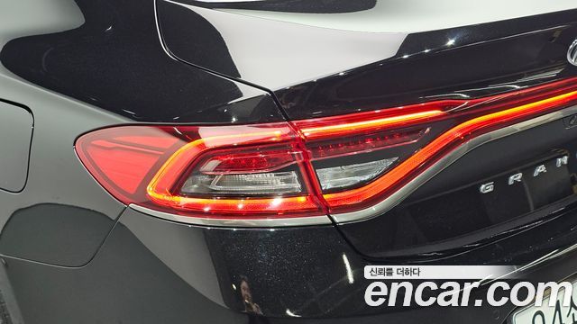 Hyundai Grandeur (IG) 3.0 Exclusive Special 2019 — фото 23