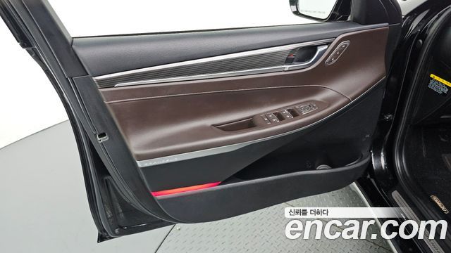 Hyundai Grandeur (IG) 3.0 Exclusive Special 2019 — фото 24