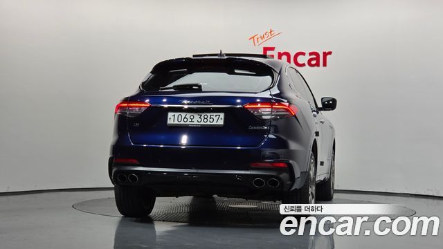 Maserati Levante 3.0 Diesel AWD GranSport 2019 — фото 4