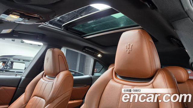 Maserati Levante 3.0 Diesel AWD GranSport 2019 — фото 19