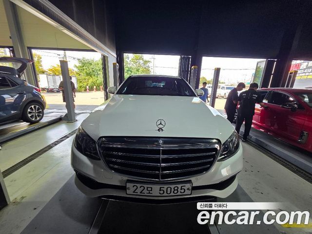 Mercedes-Benz E-Class (W213) E220d Exclusive