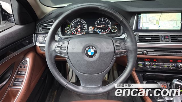 BMW 5 Series (F10) 520d xDrive M Aero Dynamic 2016 — фото 13