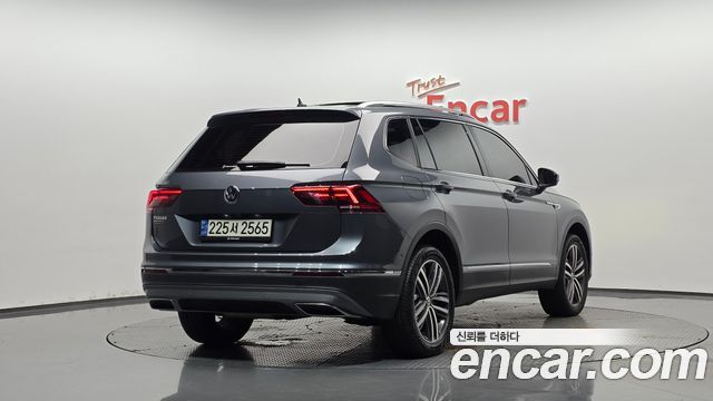 Volkswagen Tiguan Allspace 2.0 TDI Prestige 2020 — фото 2