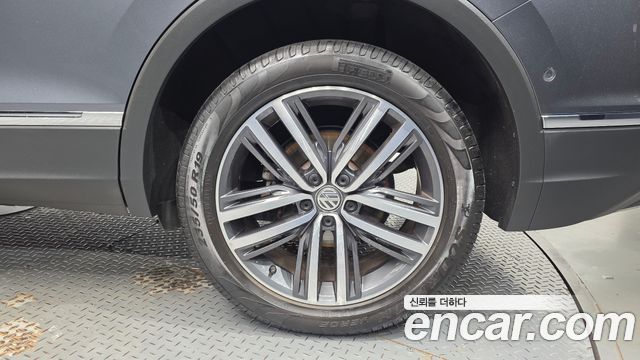 Volkswagen Tiguan Allspace 2.0 TDI Prestige 2020 — фото 21
