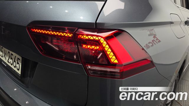 Volkswagen Tiguan Allspace 2.0 TDI Prestige 2020 — фото 23