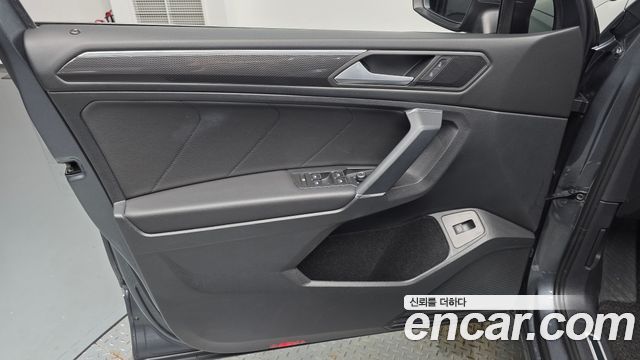 Volkswagen Tiguan Allspace 2.0 TDI Prestige 2020 — фото 24