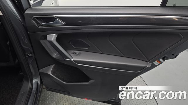 Volkswagen Tiguan Allspace 2.0 TDI Prestige 2020 — фото 25