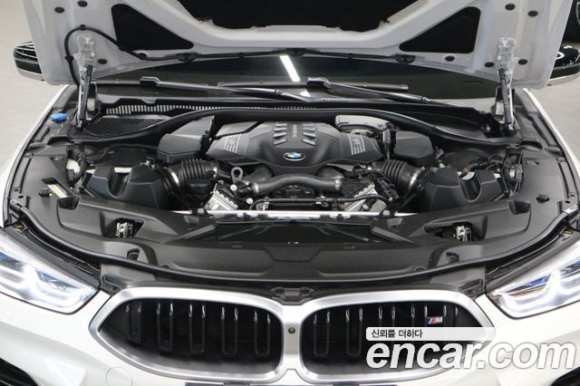 BMW 8 Series (G15) M850i xDrive Gran Coupe 2024 — фото 6