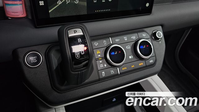 Land Rover Defender (L663) 110 D250 X-Dynamic SE 2025 — фото 9