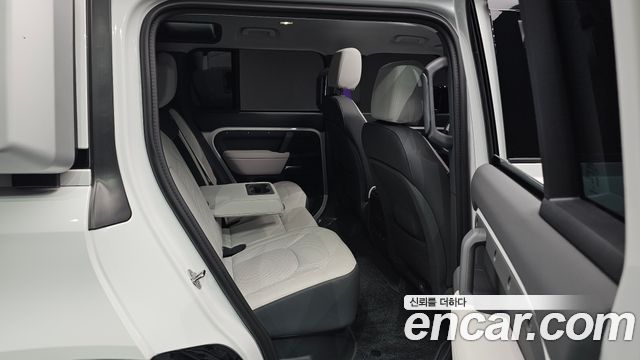 Land Rover Defender (L663) 110 D250 X-Dynamic SE 2025 — фото 11
