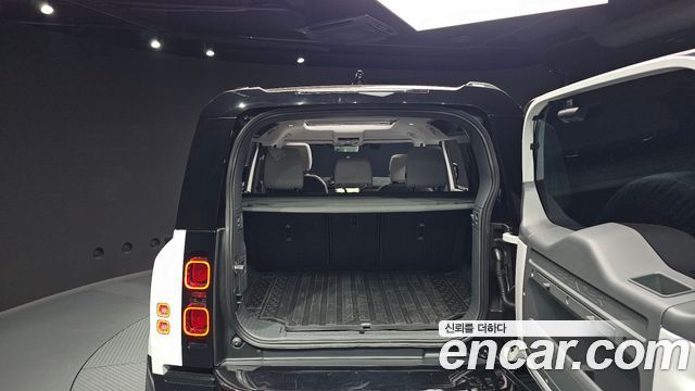 Land Rover Defender (L663) 110 D250 X-Dynamic SE 2025 — фото 20