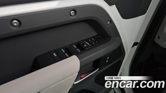 Land Rover Defender (L663) 110 D250 X-Dynamic SE 2025 — фото 31
