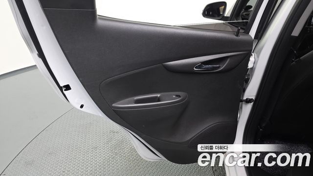 Chevrolet Spark Premier 2019 — фото 25