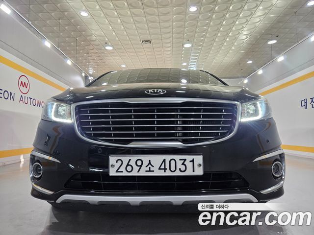 Kia Carnival 9-seater Luxury