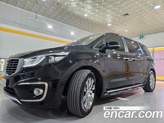 Kia Carnival 9-seater Luxury 2018 — фото 3