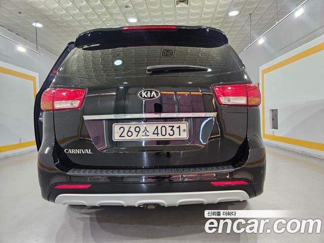 Kia Carnival 9-seater Luxury 2018 — фото 4