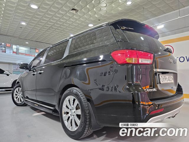 Kia Carnival 9-seater Luxury 2018 — фото 6