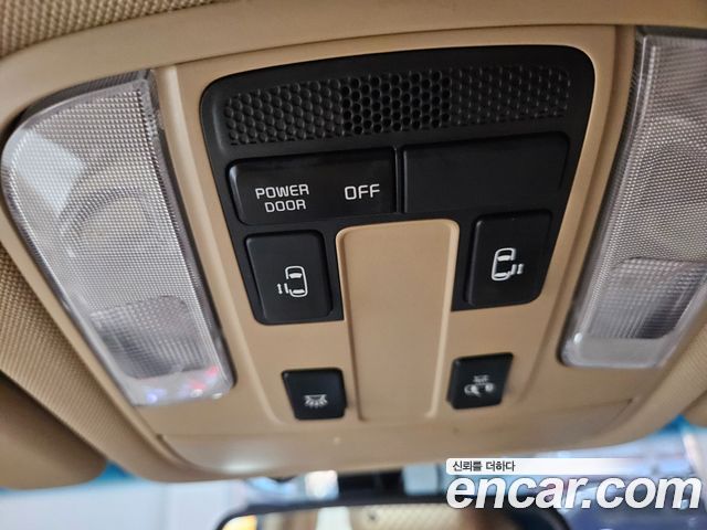 Kia Carnival 9-seater Luxury 2018 — фото 17