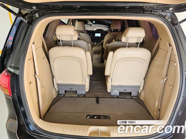 Kia Carnival 9-seater Luxury 2018 — фото 21