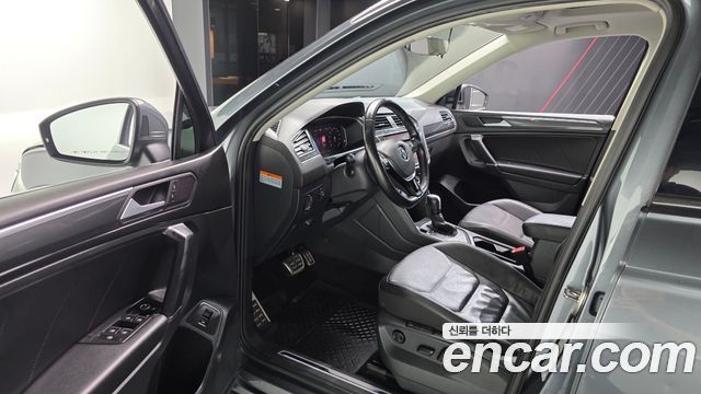 Volkswagen Tiguan Allspace 2.0 TDI Prestige 2020 — фото 10