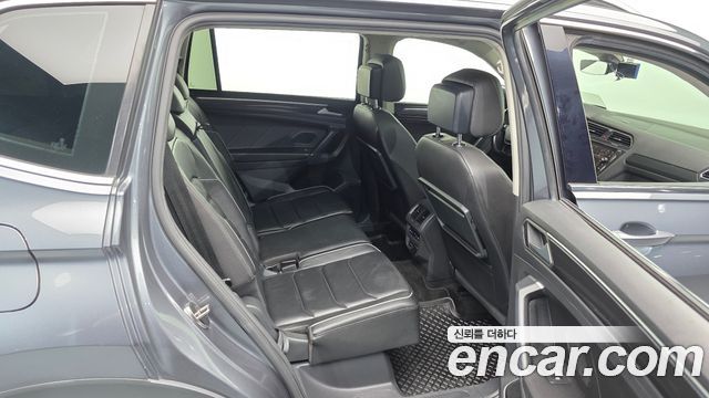 Volkswagen Tiguan Allspace 2.0 TDI Prestige 2020 — фото 12