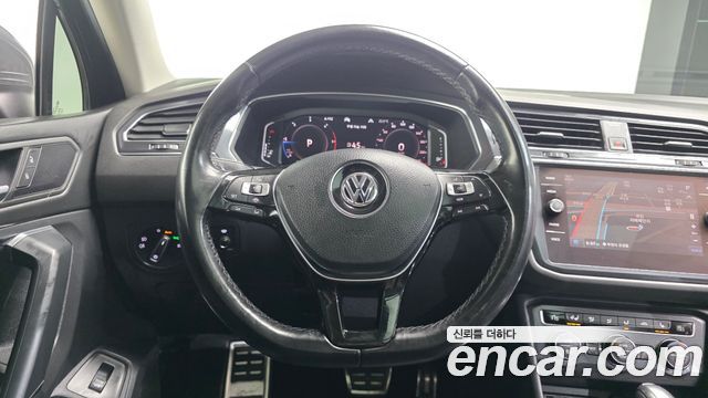 Volkswagen Tiguan Allspace 2.0 TDI Prestige 2020 — фото 13