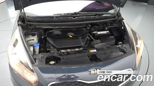 Kia Carens 2.0 LPi Luxury 2014 — фото 6