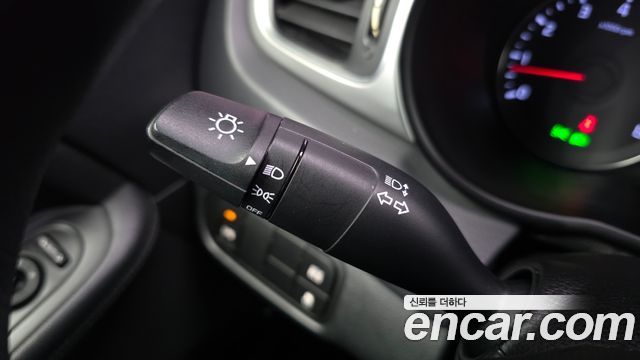 Kia Carens 2.0 LPi Luxury 2014 — фото 18