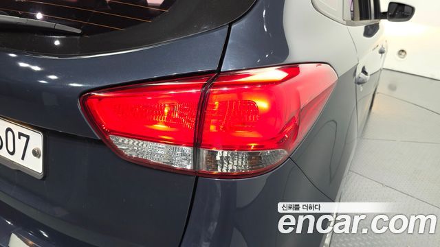 Kia Carens 2.0 LPi Luxury 2014 — фото 23