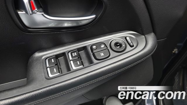 Kia Carens 2.0 LPi Luxury 2014 — фото 27