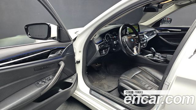 BMW 5 Series (G30) 520d Luxury Special Edition 2018 — фото 10