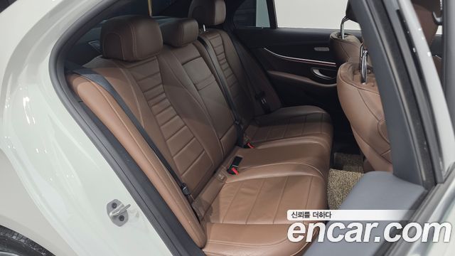 Mercedes-Benz E-Class (W213) E350 4MATIC Avantgarde 2021 — фото 12