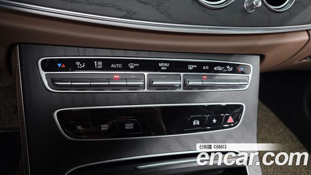 Mercedes-Benz E-Class (W213) E350 4MATIC Avantgarde 2021 — фото 32