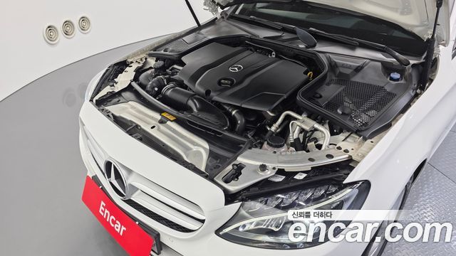 Mercedes-Benz C-Class (W205) C220 d 4MATIC 2018 — фото 6