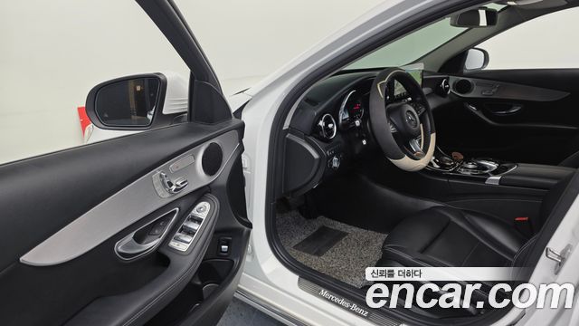 Mercedes-Benz C-Class (W205) C220 d 4MATIC 2018 — фото 10