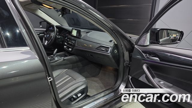 BMW 5 Series (G30) 520i Luxury 2018 — фото 11