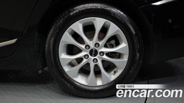Kia K8 2.5 Gasoline 2WD Noblesse 2024 — фото 27