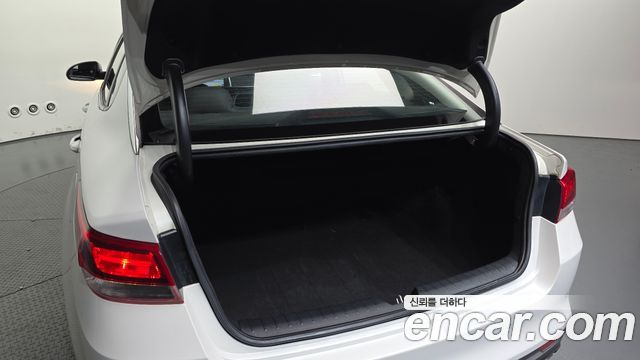 Kia K5 (II) 2.0 SX Luxury 2017 — фото 20